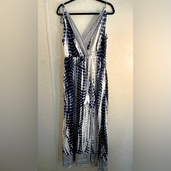 VENUS Dresses & Skirts - Venus Blue & White Large Tie Dye Maxi Dress Boho Side Slit Y2K Beach Resort